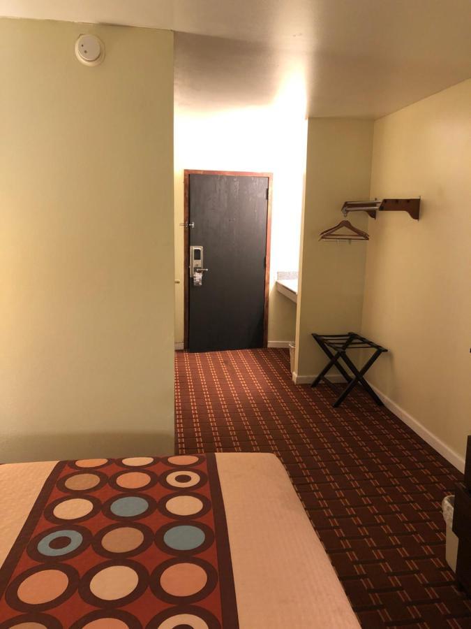 Super 8 By Wyndham Plover Stevens Point Area Exterior photo