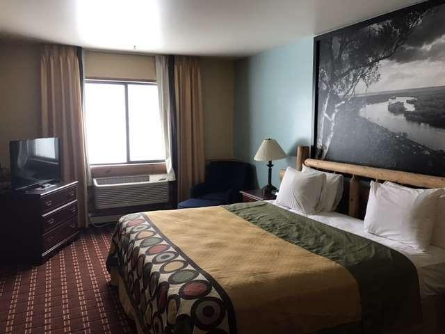 Super 8 By Wyndham Plover Stevens Point Area Room photo