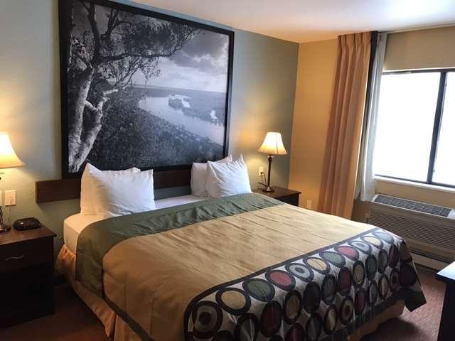 Super 8 By Wyndham Plover Stevens Point Area Room photo