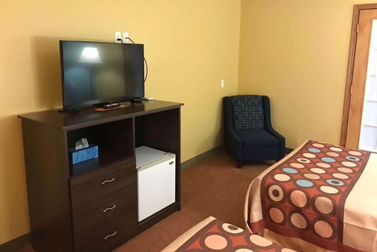 Super 8 By Wyndham Plover Stevens Point Area Exterior photo