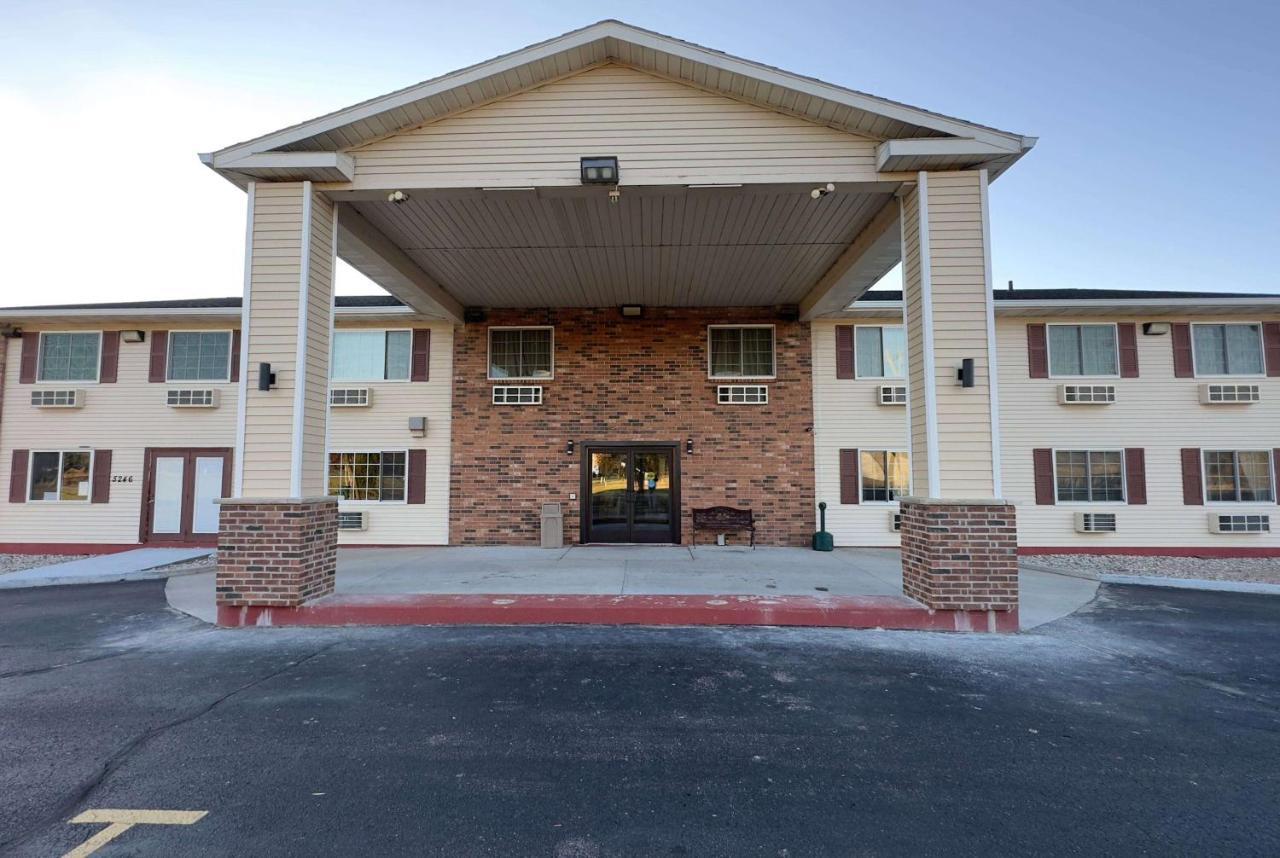 Super 8 By Wyndham Plover Stevens Point Area Exterior photo