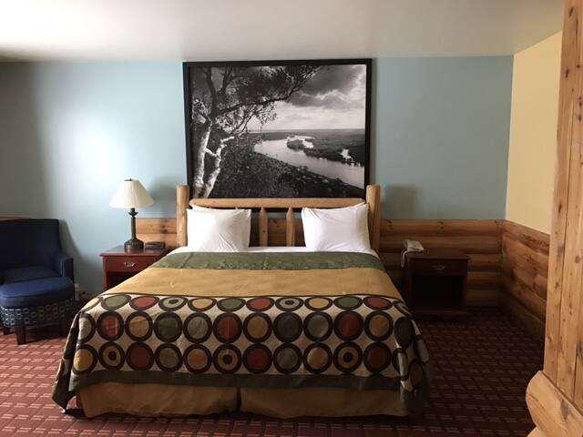 Super 8 By Wyndham Plover Stevens Point Area Room photo